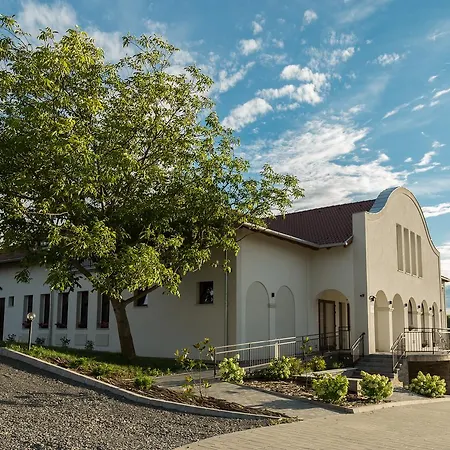 Hotel Radhe Es Syam Meditacios Es Rendezvenykozpont *