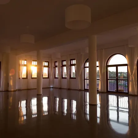 Hotel Radhe Es Syam Meditacios Es Rendezvenykozpont *