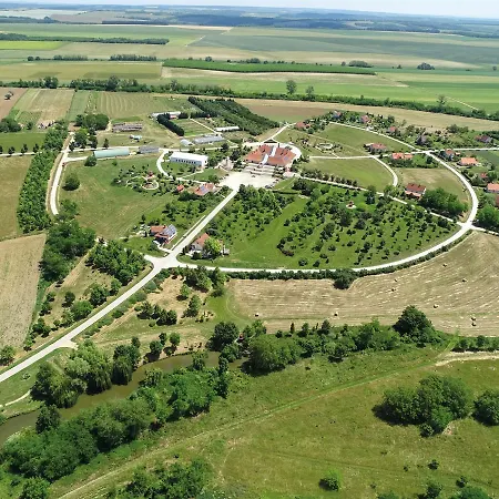 Hotel Radhe Es Syam Meditacios Es Rendezvenykozpont *