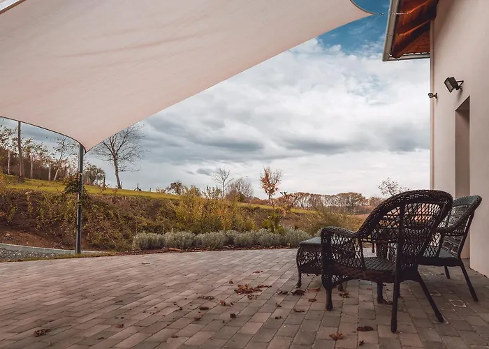 Отель Radhe Es Syam Meditacios Es Rendezvenykozpont *