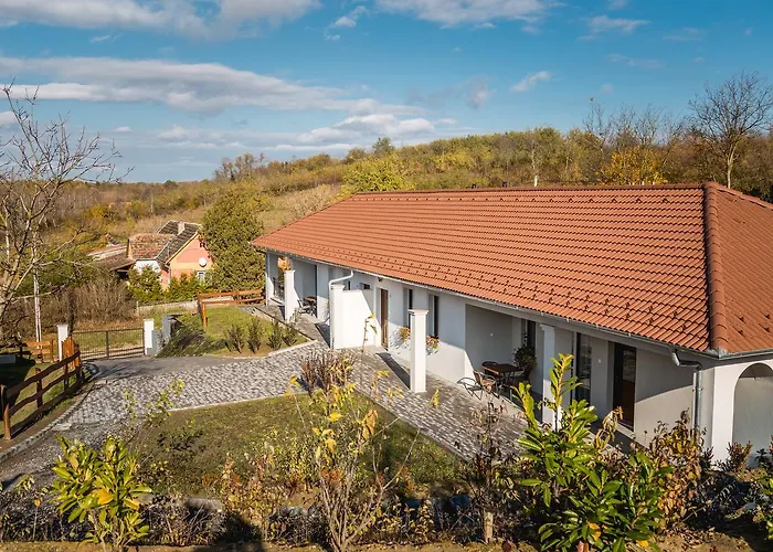 Отель Radhe Es Syam Meditacios Es Rendezvenykozpont *