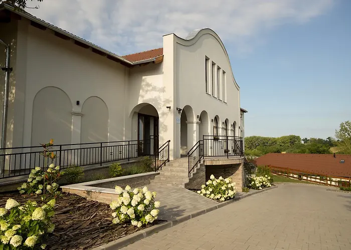 Radhe Es Syam Meditacios Es Rendezvenykozpont * Somogyvamos