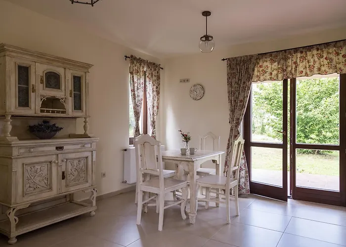 Отель Radhe Es Syam Meditacios Es Rendezvenykozpont *